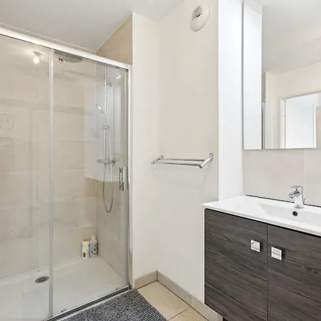 Spacious And Bright Apartament