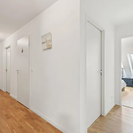 Spacious And Bright Apartament *