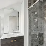 Spacious And Bright Appartement