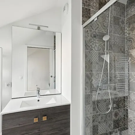 Spacious And Bright Apartmán